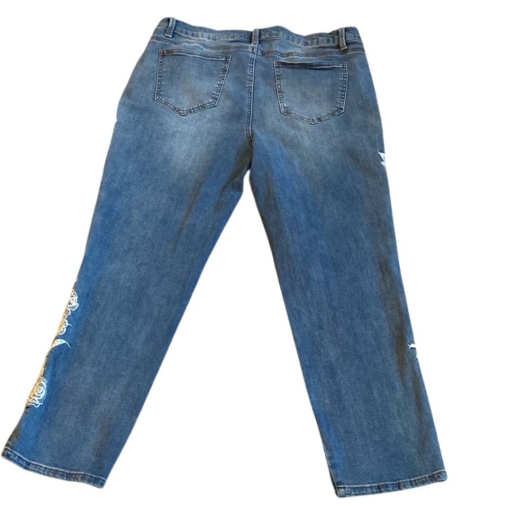Ruff Hewn Women’s Straight Leg Jeans with White Floral Embroidery - Blue - Picture 7 of 8